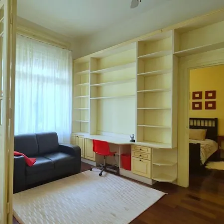 Rose Hill Daire Budapeşte