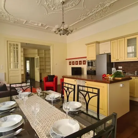 Rose Hill Daire Budapeşte